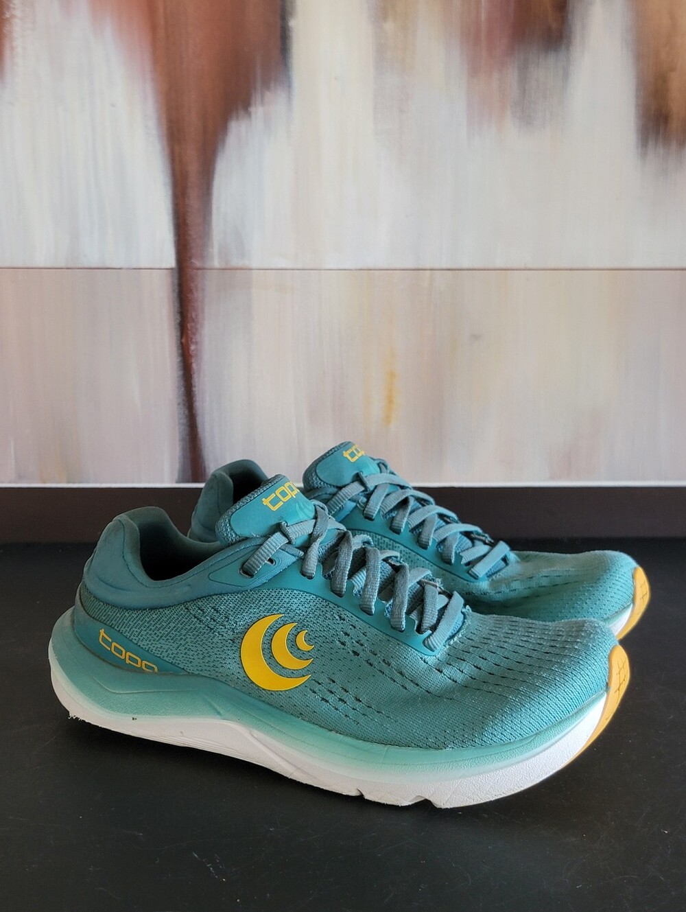 Topo Athletic Magnifly 5 Shoes Womens Size 6 Teal Gold Road Running ZipFoam